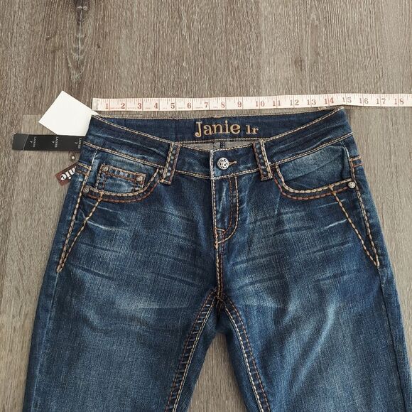 Janie Bootcut Flare Jeans Embellished Back Pockets Size 7 NWT - Picture 7 of 9